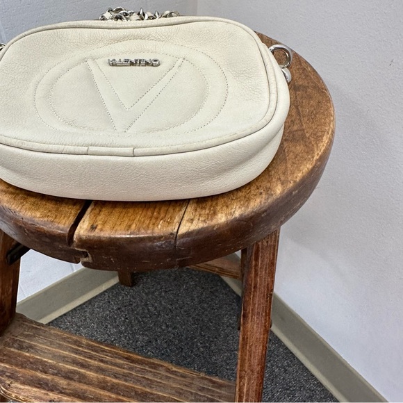 Valentino Cream Leather Crossbody with Silver Chain - Picture 6 of 8